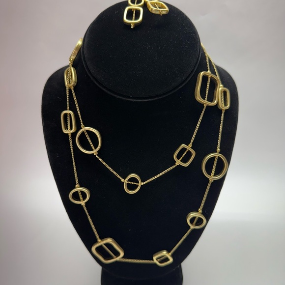 Vintage Gold-Tone Y2K Geometric Necklace and Earring Set - Picture 12 of 13